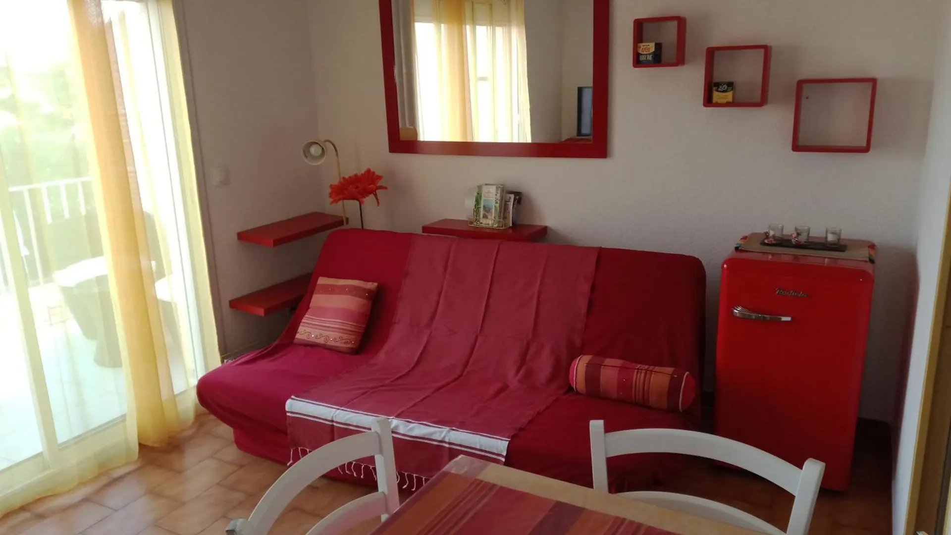 Le Pied A Terre De Chantal Au Bord De Mer Martigues France